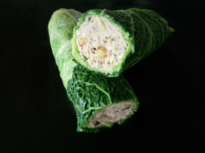 Wirsing-Roulade mit Hackfleisch und Kräuter-Seitlingen